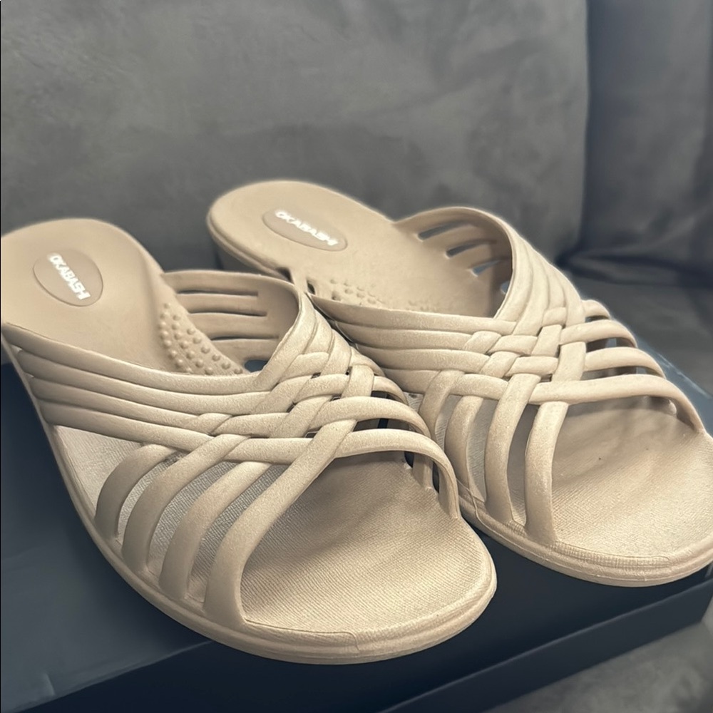 Crocs Women's Tan Slide Sandals